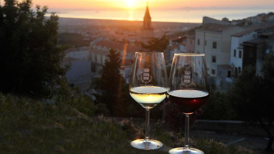 Sennori brinda con “Calici di stelle” tra vino, buon cibo e tanta musica