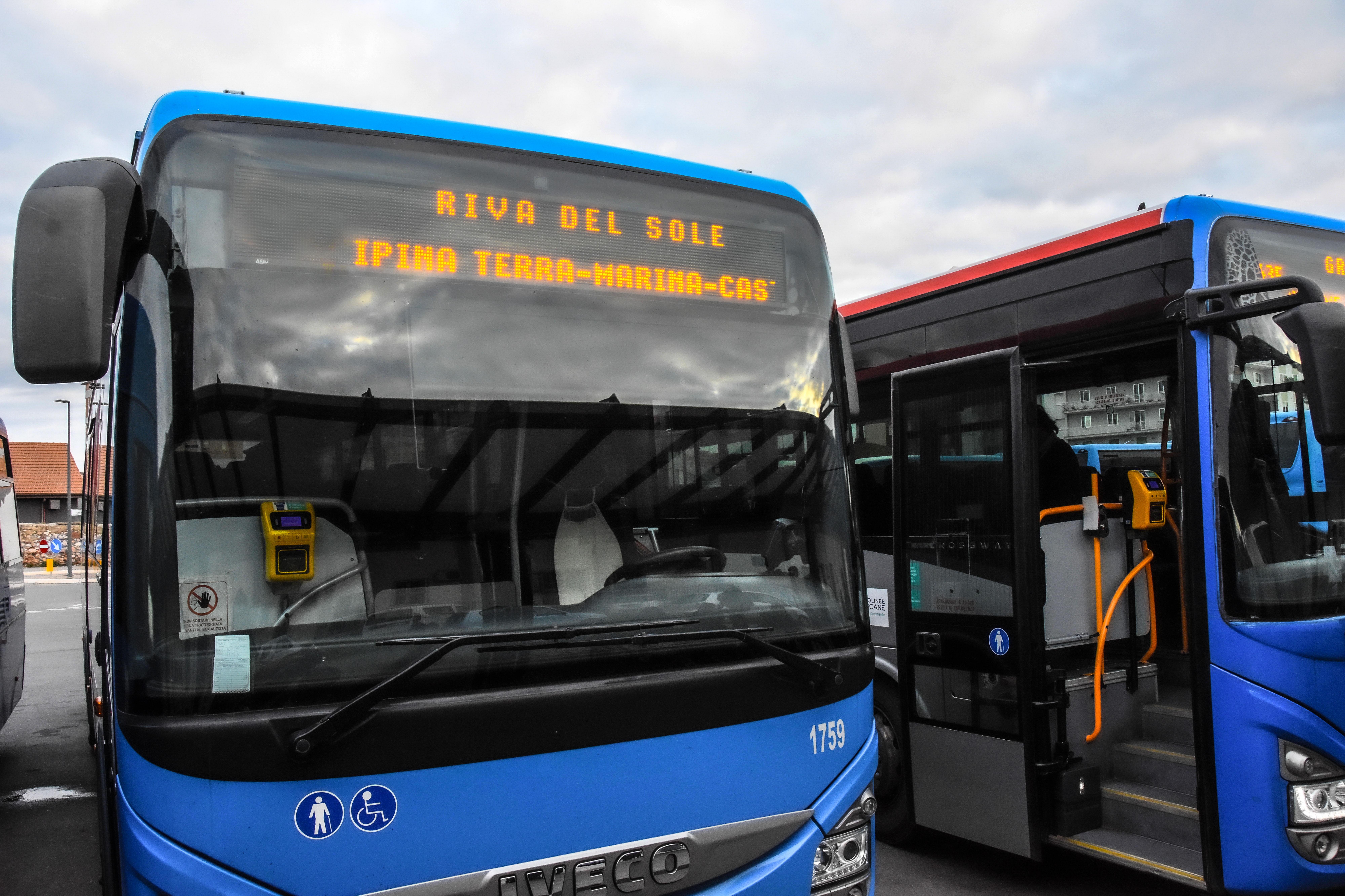 Alcuni bus di Autolinee Toscane