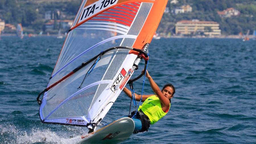 Con Angelina e Marta il windsurf mondiale parla soltanto in sardo