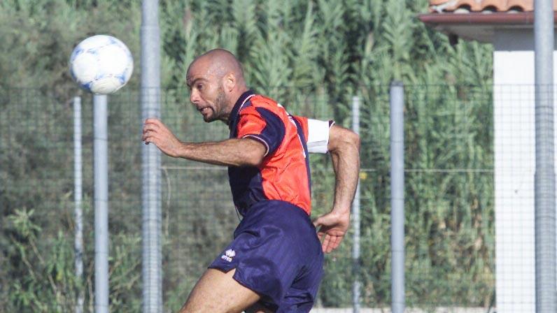 Luca Brunetti con la fascia da capitano del Cecina