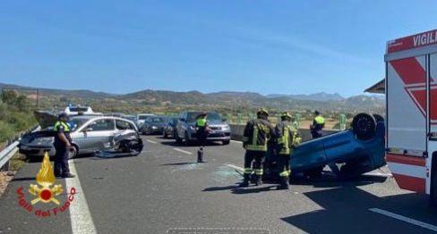 Olbia, scontro tra auto alle porte della città: un ferito