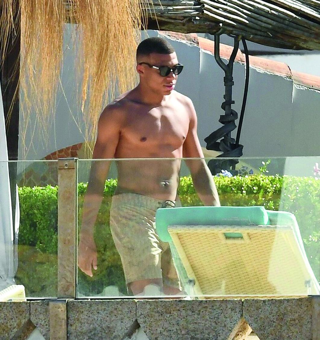 Mbappè, tra Real e Psg per ora sceglie la Costa Smeralda