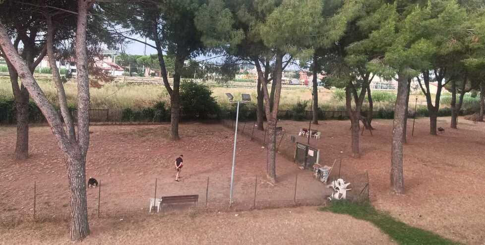 Empoli, spaccio e schiamazzi notturni. «Il park coperto va abbattuto»