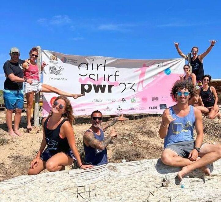 A Porto Ferro donne  sulla cresta dell’onda con il Girl Surf Power