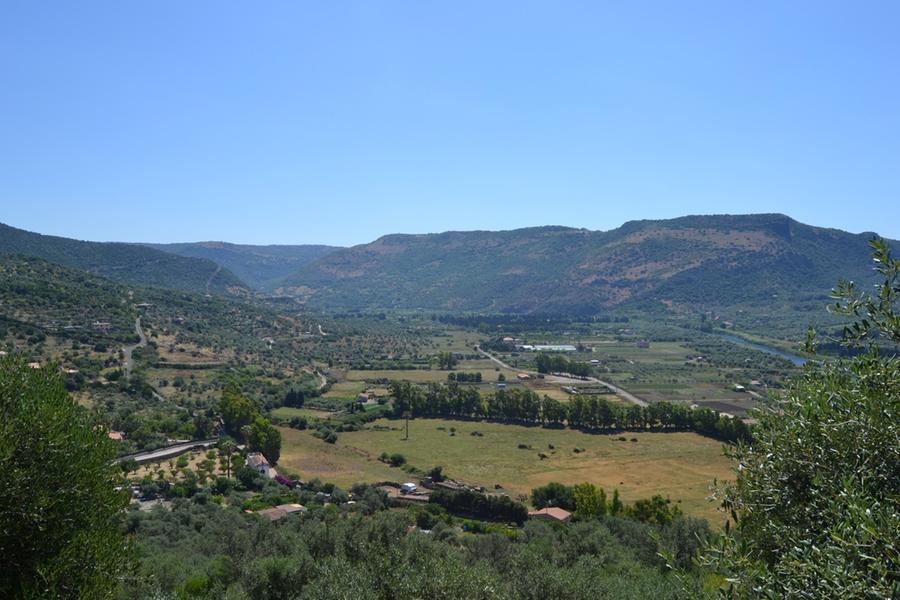 
	Le campagne a est di Bosa dov'&egrave; prevista la realizzazione del nuovo canale di S'Aladerru

