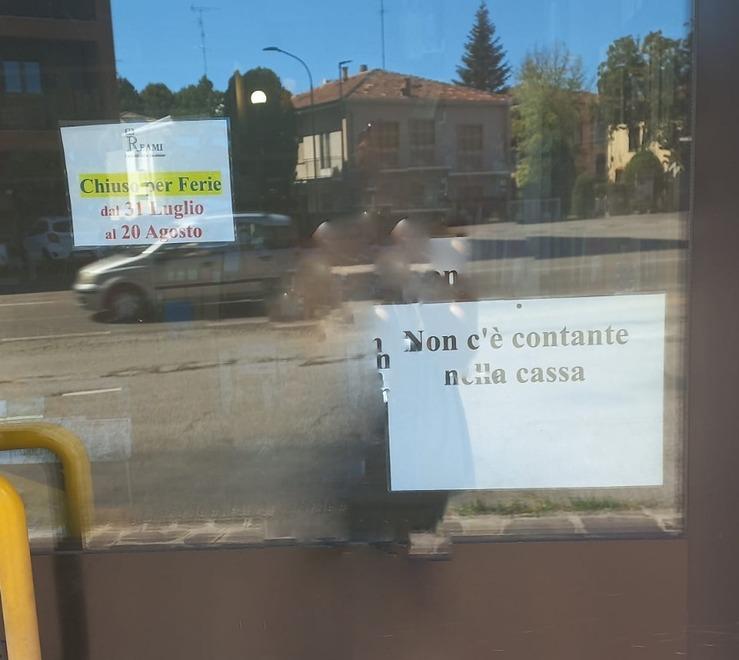 Mirandola, la paura dei commercianti “ostaggi” dei ladri