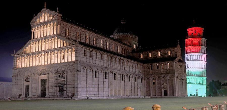
	Un'immagine suggestiva di piazza dei Miracoli

