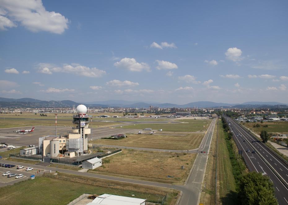Aeroporto di Firenze, dopo 84 anni Enac risarcirà i terreni mai pagati a Peretola