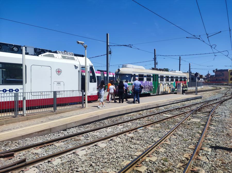 Sulla Monserrato-Isili arriva il nuovo treno SRDe ma non riesce a partire