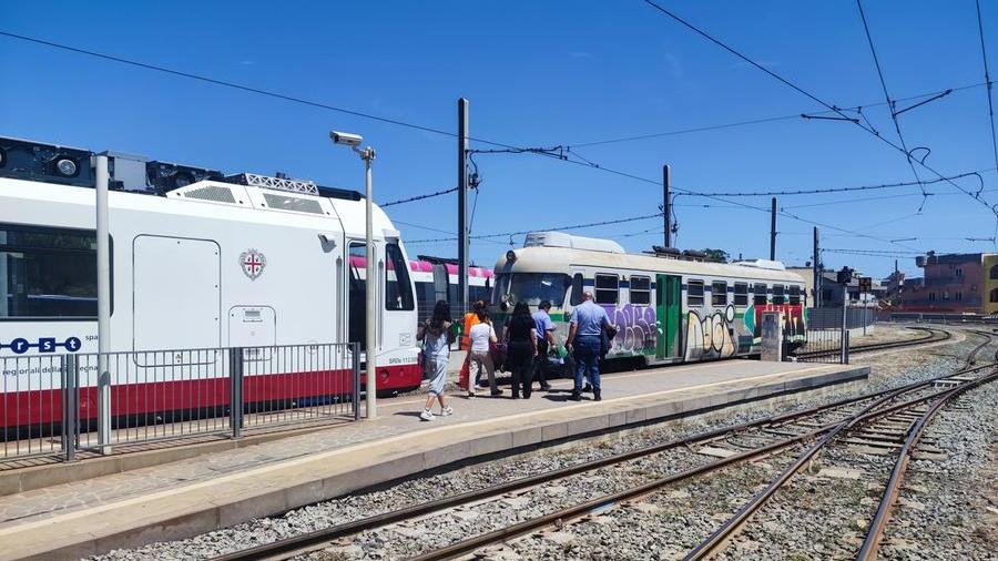 Sulla Monserrato-Isili arriva il nuovo treno SRDe ma non riesce a partire