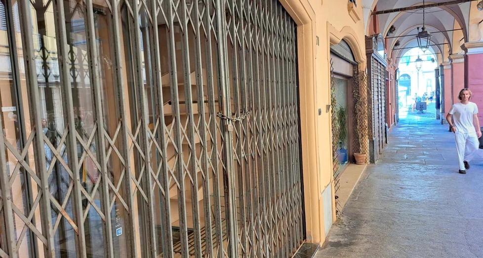 Modena centro: chiuso Gozzi, lo storico negozio di abbigliamento uomo 