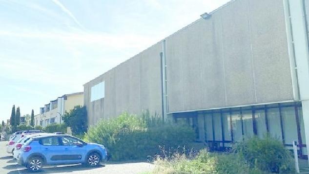 Geometra livornese morto cadendo dal tetto. Il giudice: «Riaprire l’inchiesta»