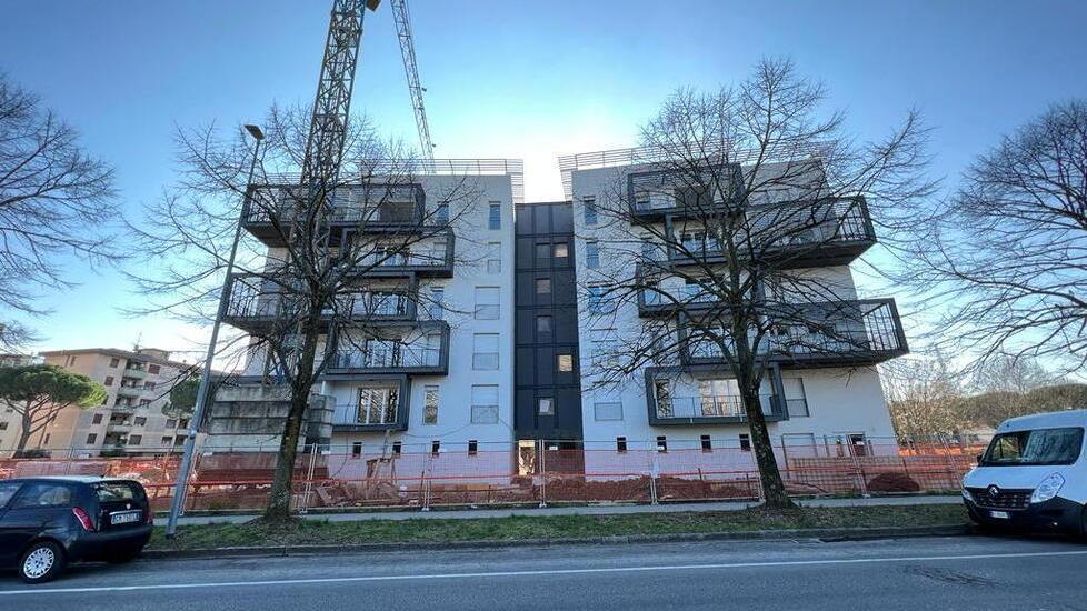 Prato, case popolari d’oro: il Comune mette 600mila euro per continuare il cantiere