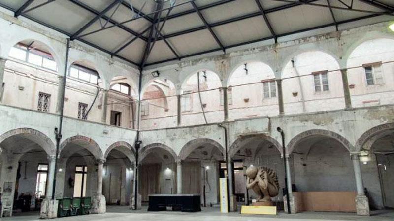 Carmine, vincono i negozianti. Niente sgombero: la decisione del Tribunale di Lucca