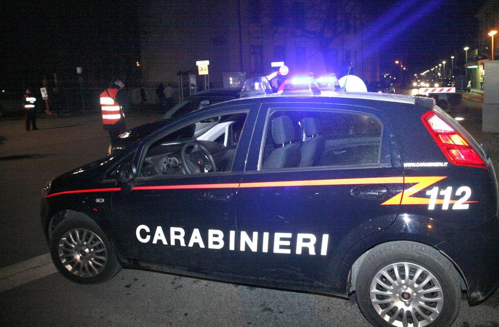 Inseguita e speronata in A12. Automobilista di Viareggio sotto choc: «La mia notte da incubo»
