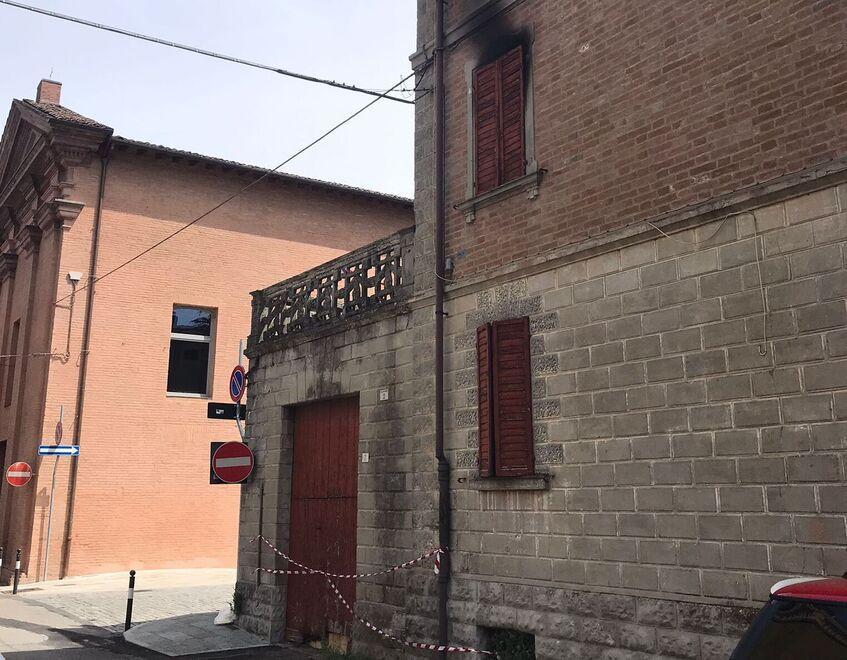 Spilamberto, rogo nella casa usata da rifugio