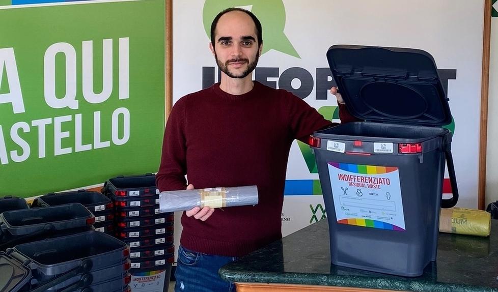 Il kit distribuito da Aamps agli utenti di Castellaccio, Montenero, Banditella  e Antignano all’attivazione della tariffa puntuale sul rifiuto indifferenziato