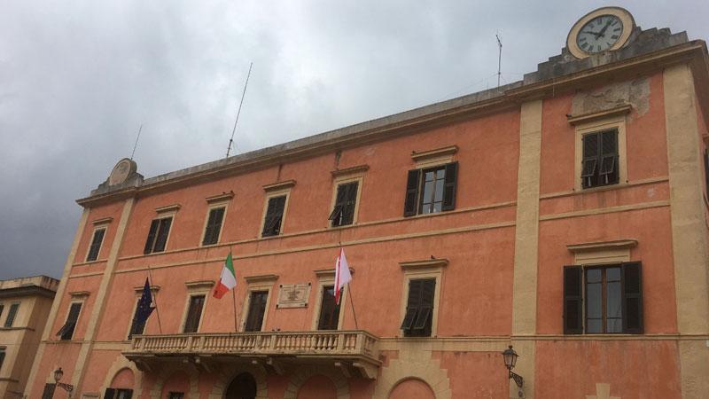 Elba, sfrattata col figlio malato per far posto ai turisti: ora dorme in auto