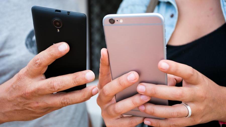 Sassuolo, contattata per fare la “tata”: «Vestiti sexy e ti pago di più»