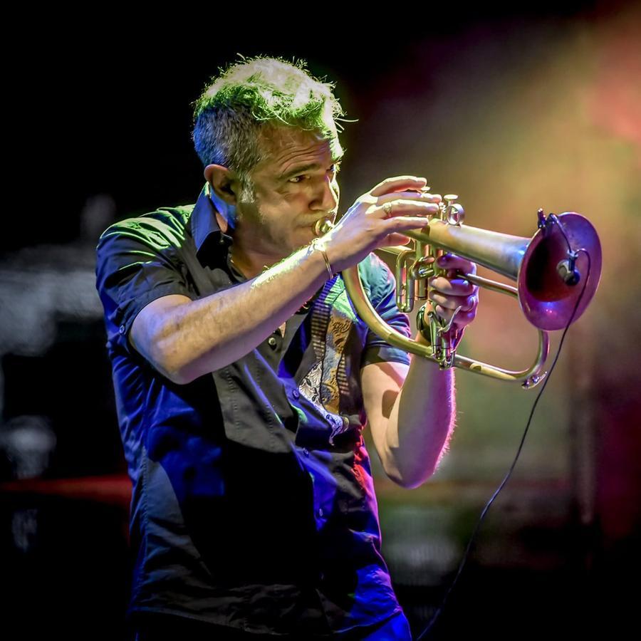 Paolo Fresu: «Sul palco di Berchidda padri e figli, decani del jazz e rapper. Così si guarda al domani»