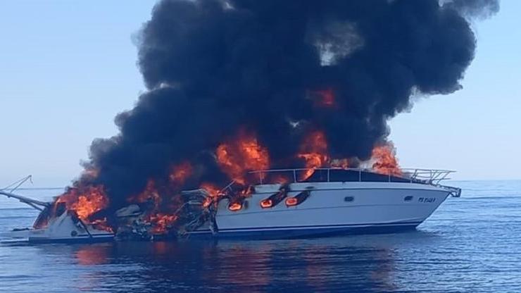 L'imbarcazione a fuoco