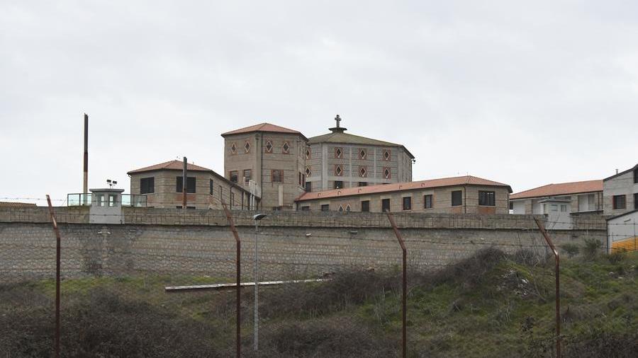 Nuoro, ispettore penitenziario di Badu ‘e Carros arrestato per stalking