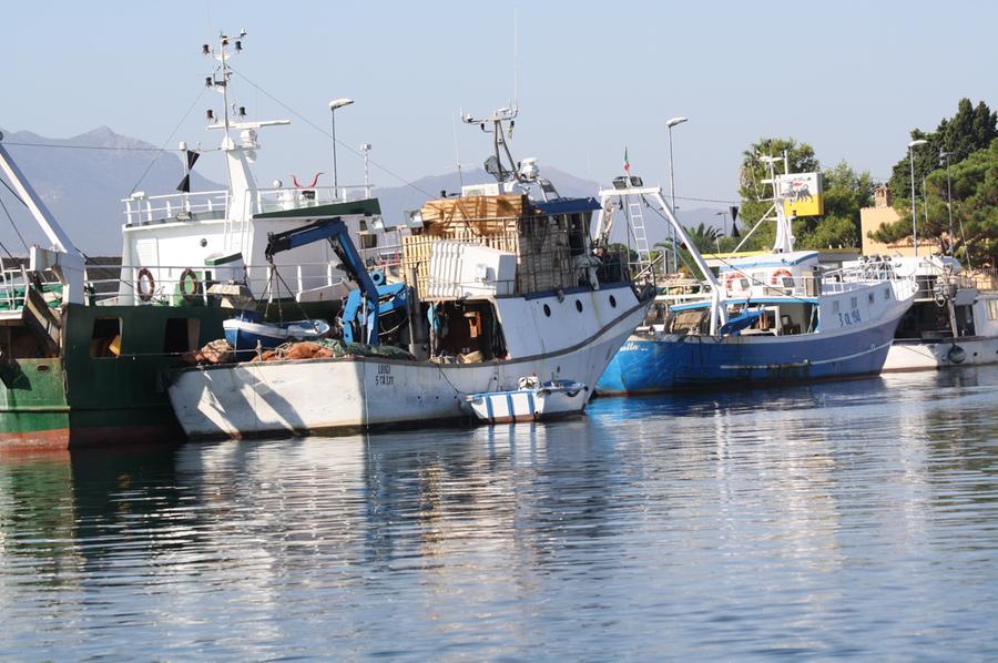 L’ira dei pescatori della Caletta: «Dimenticati dalle istituzioni, non riusciamo a sopravvivere»