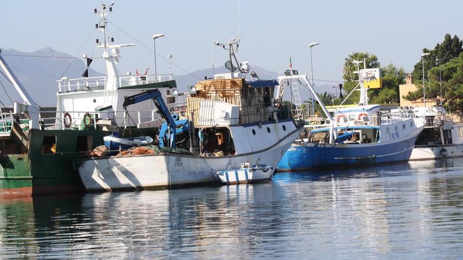 L’ira dei pescatori della Caletta: «Dimenticati dalle istituzioni, non riusciamo a sopravvivere»