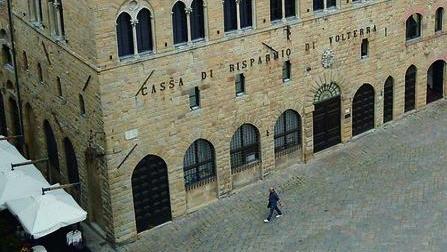 La sede della Cassa di risparmio di Volterra