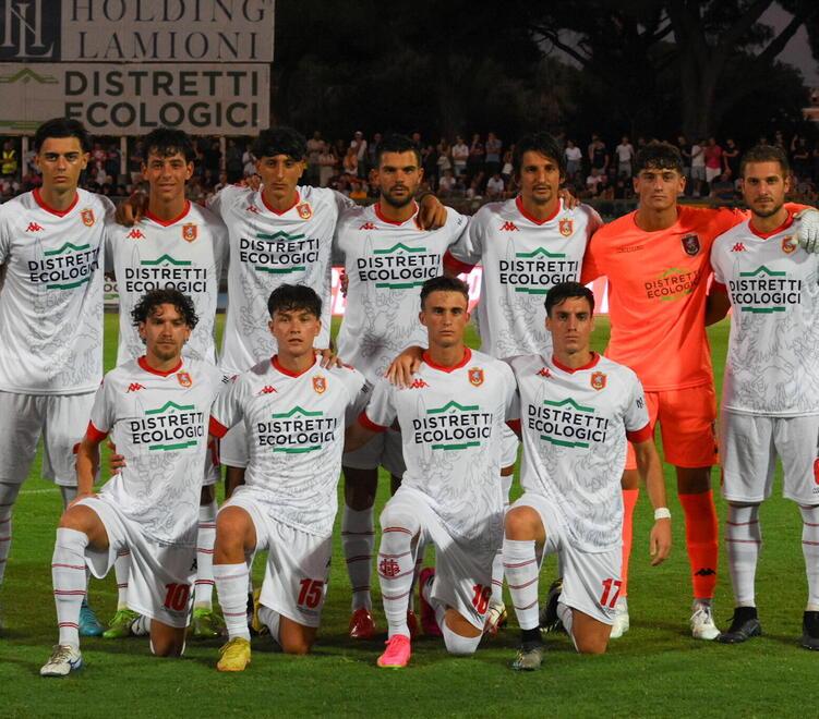 La formazione contro la Viola (foto Agenzia Bf)