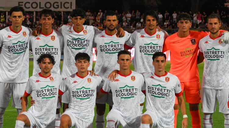 La formazione contro la Viola (foto Agenzia Bf)