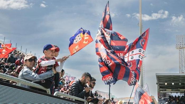 Cagliari-Palermo si potrà guardare anche dalla curva Sud
