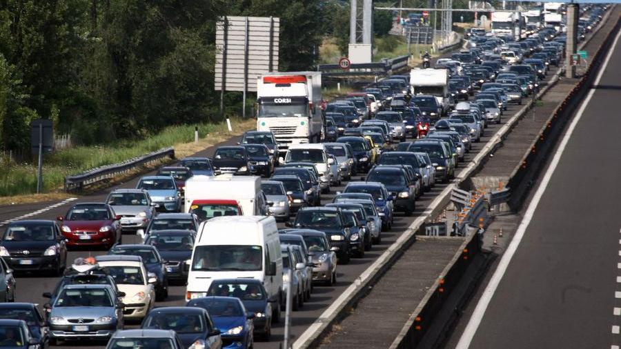 Esodo di Ferragosto: traffico da bollino nero anche in Toscana. Ecco dove