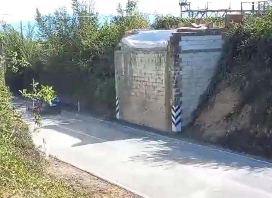 Pisa, riaperta l’Aurelia dopo i danni al ponte urtato da un camion<br>
