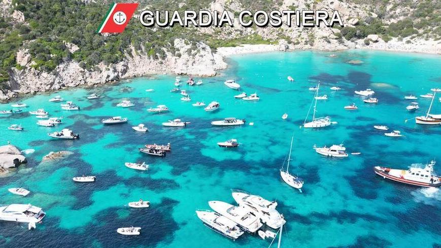 La Maddalena, portavano turisti abusivamente: 21 barche multate per 25mila euro