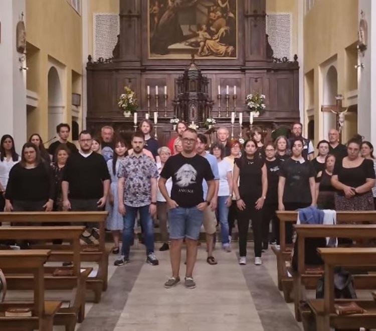 Pavullo, il coro “irlandese” canta in dialetto e conquista il mondo