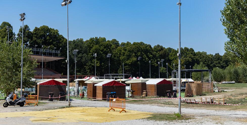 Nelle foto, la zona dell’ex ippodromo “Le Mulina” che è stata posta sotto sequestro dall’autorità giudiziaria