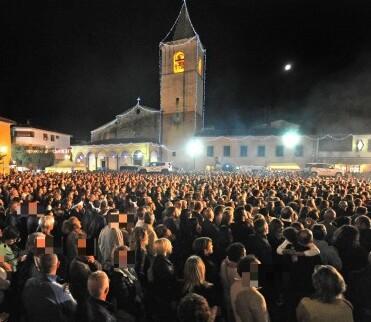 Piazza strapiena in occasione della Fiera di Casalguidi