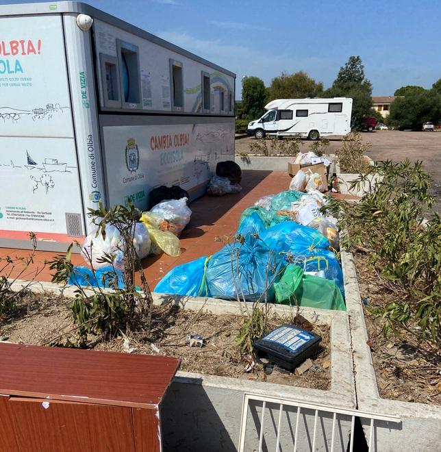 A Olbia raccolta differenziata in tilt: il nuovo appalto parte male 