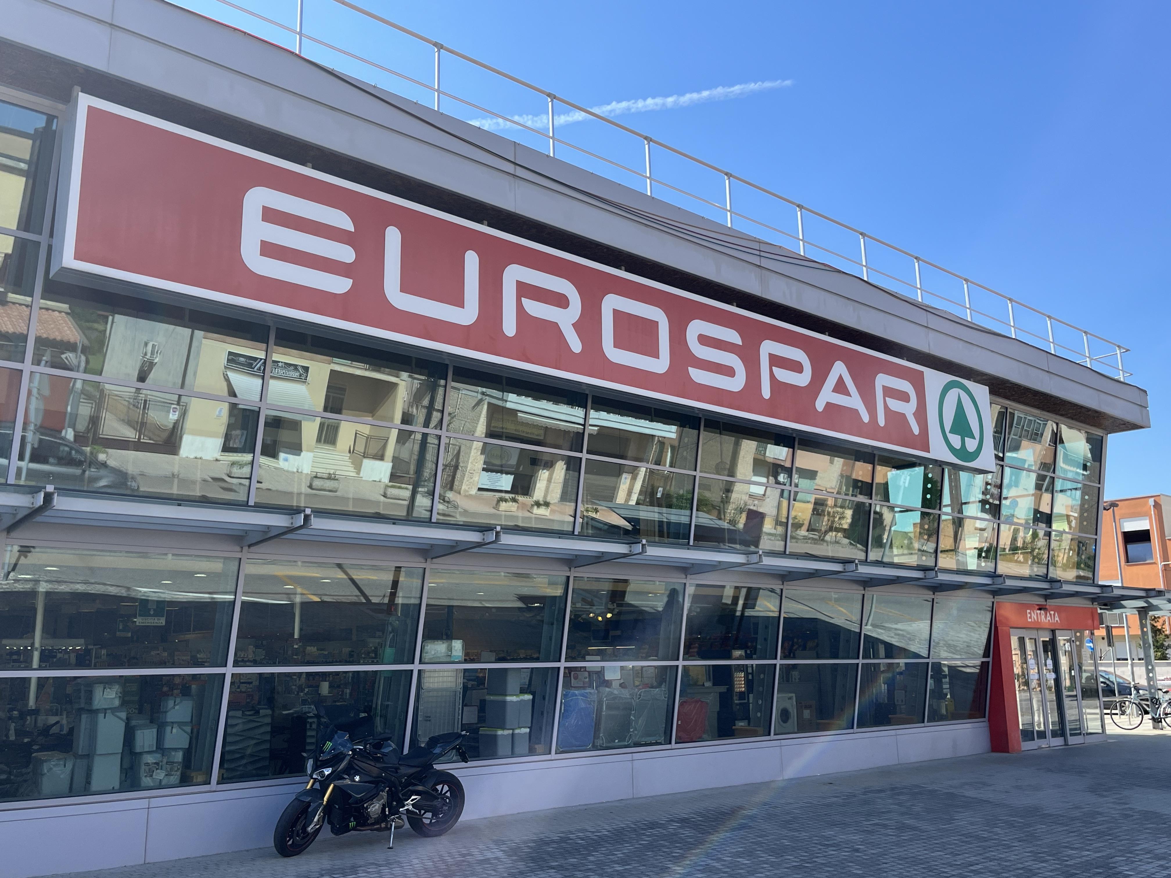 Ferrara. Minaccia la cassiera con il cutter, rapina all’Eurospar del Barco