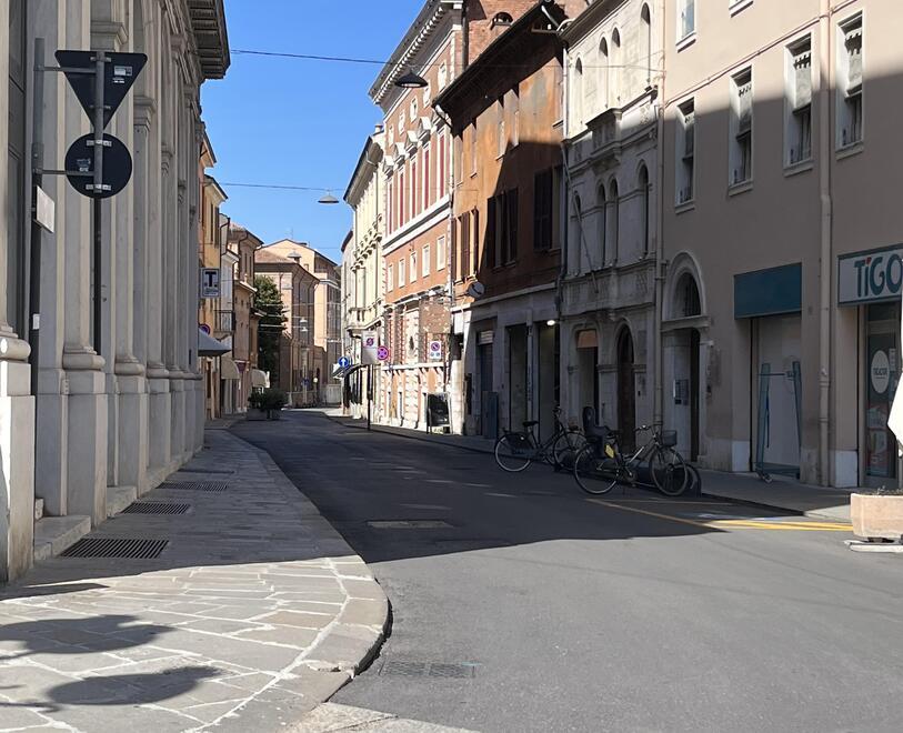Ferrara. Due scippi in centro storico, malviventi in azione in bici e in scooter