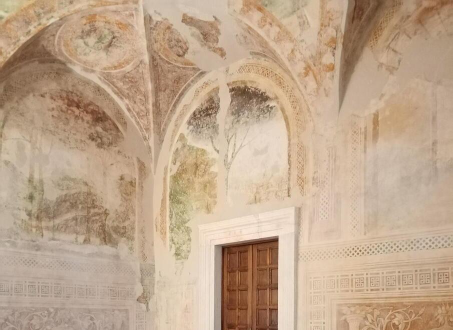Il Castello Malaspina e gli affreschi sbiaditi