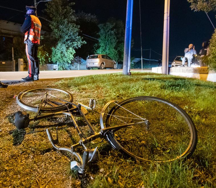 Massenzatica, investito in bicicletta: è grave