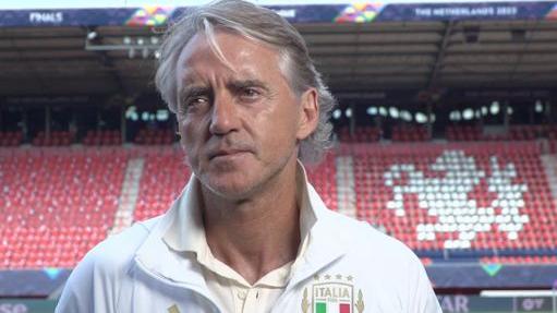 Calcio, Roberto Mancini si è dimesso da ct della Nazionale. I trionfi Europei e i flop mondiali
