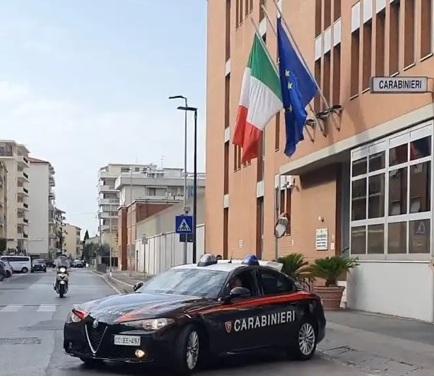 Livorno, raggira un anziano spacciandosi per il figlio in difficoltà: spariti 2.500 euro<br>
