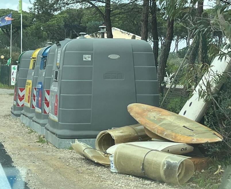 Orbetello, abbandono di rifiuti: 121 illeciti ripresi dalle telecamere