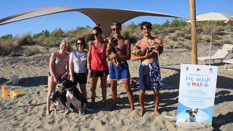 Maremma, sul litorale è Bau beach mania: «60 cani al giorno sulla spiaggia»