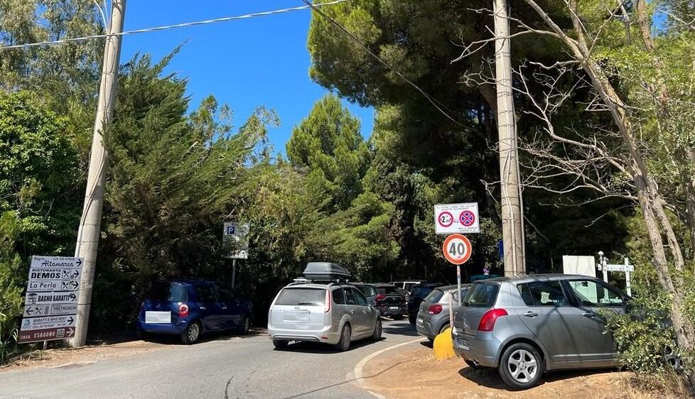 Ancora soste e campeggi abusivi. È l’assalto di Ferragosto a Baratti<br>
