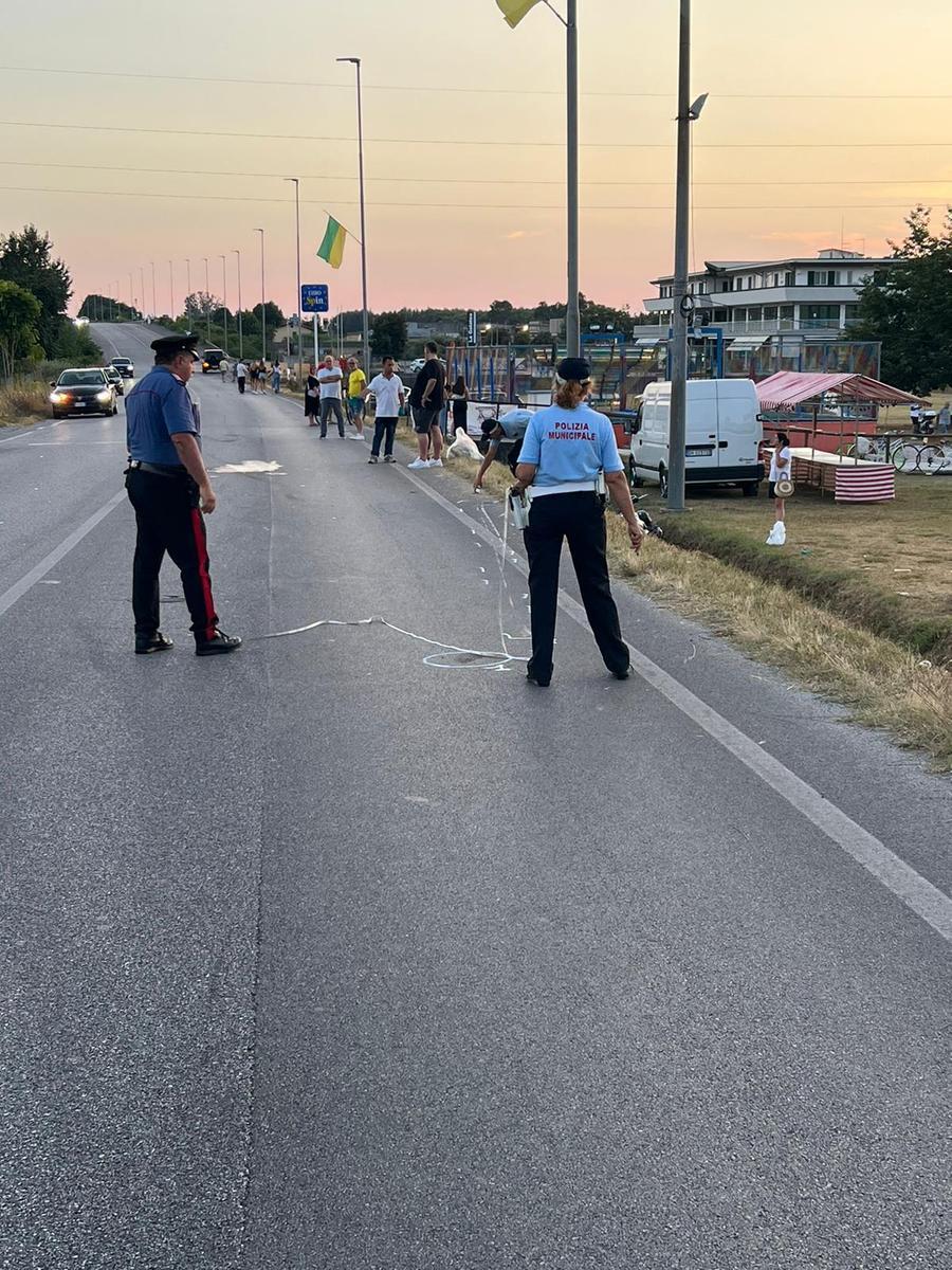 Querceta, non ce l’ha fatta l’87enne travolto da una moto