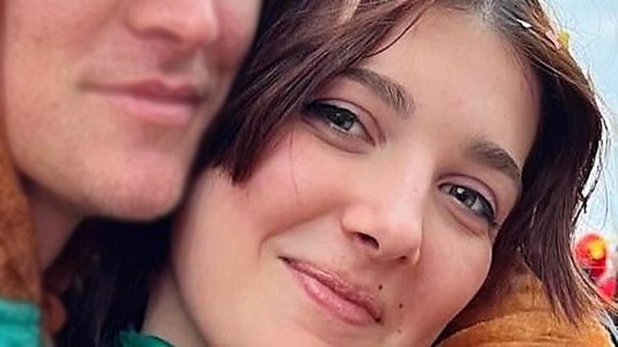 Tragico incidente a Viareggio, il dolore dei genitori di Emma: «Nostra figlia è ancora grave»